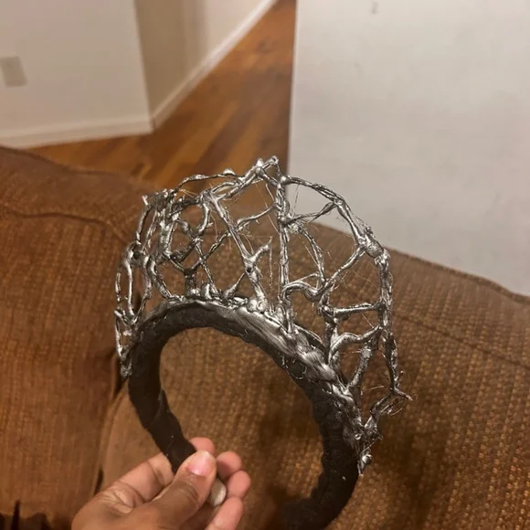 Black Swan Costume - Picture 4 of 6